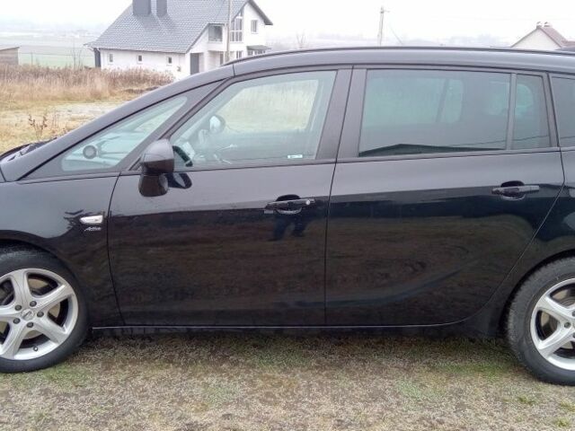 Чорний Опель Зафіра, об'ємом двигуна 2 л та пробігом 313 тис. км за 12200 $, фото 1 на Automoto.ua