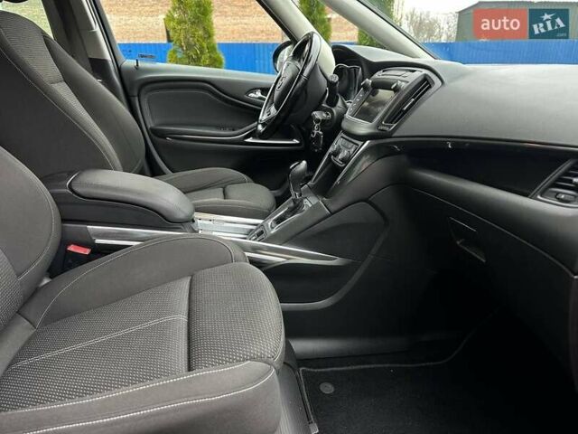 Черный Опель Зафира, объемом двигателя 2 л и пробегом 201 тыс. км за 13500 $, фото 16 на Automoto.ua