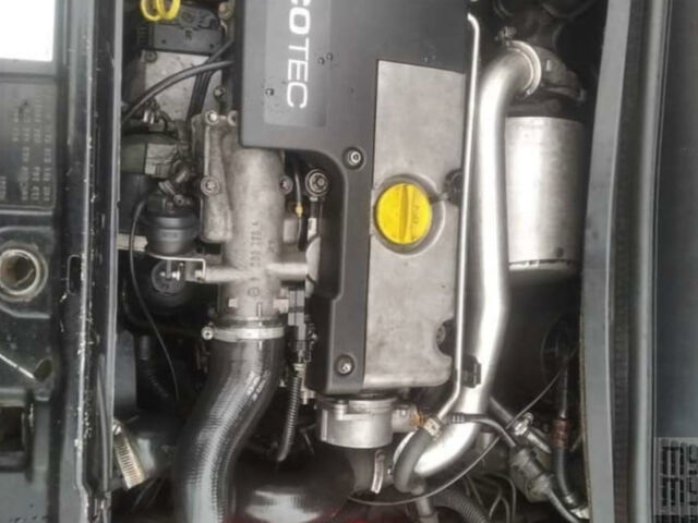 Черный Опель Зафира, объемом двигателя 2 л и пробегом 200 тыс. км за 4500 $, фото 3 на Automoto.ua
