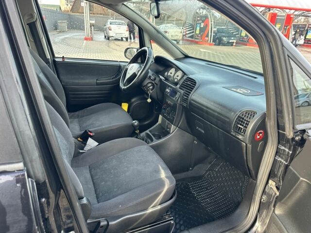 Чорний Опель Зафіра, об'ємом двигуна 2 л та пробігом 200 тис. км за 3900 $, фото 12 на Automoto.ua