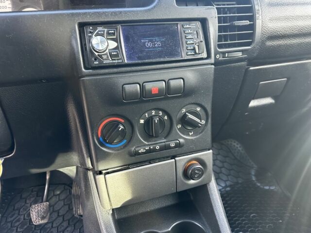 Чорний Опель Зафіра, об'ємом двигуна 2 л та пробігом 200 тис. км за 3900 $, фото 18 на Automoto.ua