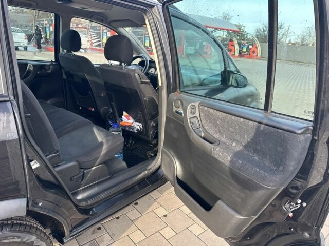 Чорний Опель Зафіра, об'ємом двигуна 2 л та пробігом 200 тис. км за 3900 $, фото 16 на Automoto.ua