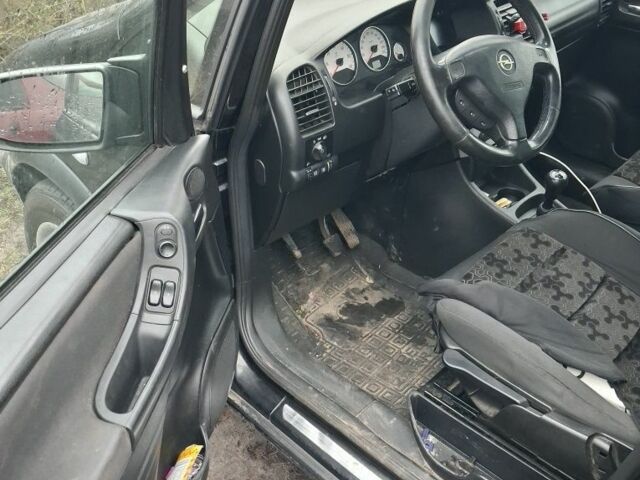 Черный Опель Зафира, объемом двигателя 0 л и пробегом 290 тыс. км за 1100 $, фото 5 на Automoto.ua