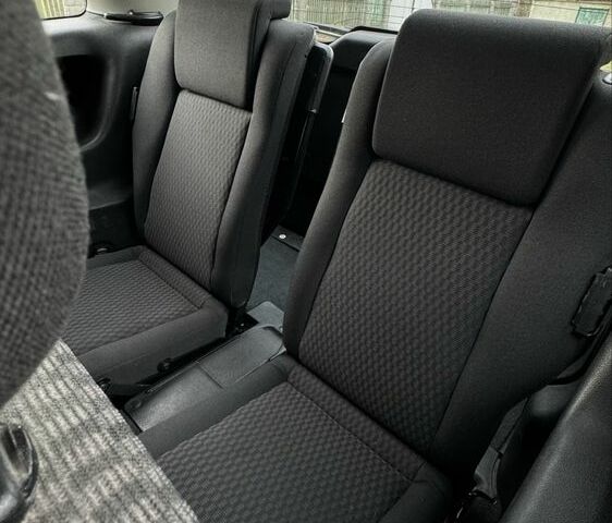 Черный Опель Зафира, объемом двигателя 2 л и пробегом 370 тыс. км за 3800 $, фото 6 на Automoto.ua