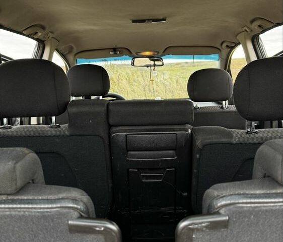 Черный Опель Зафира, объемом двигателя 2 л и пробегом 370 тыс. км за 3800 $, фото 3 на Automoto.ua