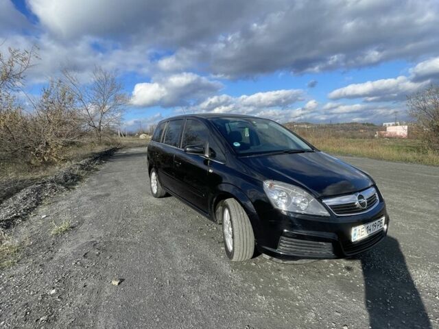 Чорний Опель Зафіра, об'ємом двигуна 2.2 л та пробігом 225 тис. км за 5500 $, фото 1 на Automoto.ua
