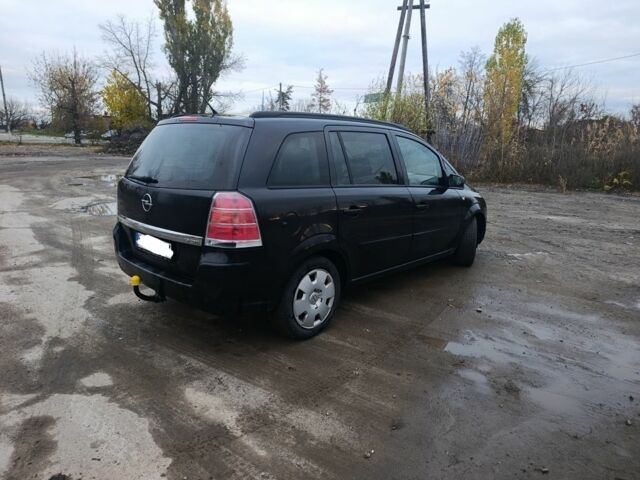 Черный Опель Зафира, объемом двигателя 1.9 л и пробегом 370 тыс. км за 2700 $, фото 3 на Automoto.ua