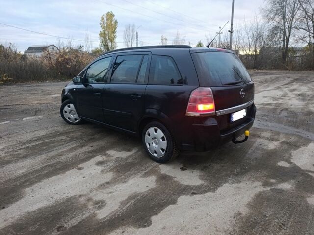 Черный Опель Зафира, объемом двигателя 1.9 л и пробегом 370 тыс. км за 2700 $, фото 2 на Automoto.ua