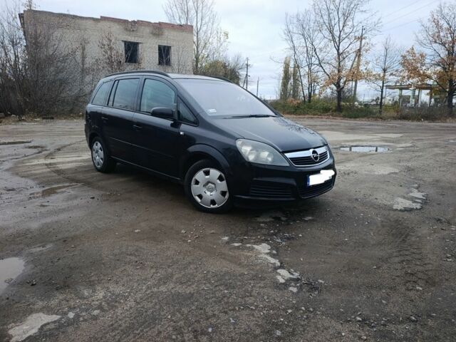 Черный Опель Зафира, объемом двигателя 1.9 л и пробегом 370 тыс. км за 2700 $, фото 4 на Automoto.ua