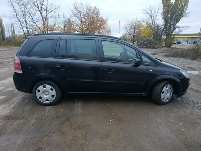 Черный Опель Зафира, объемом двигателя 1.9 л и пробегом 370 тыс. км за 2700 $, фото 5 на Automoto.ua