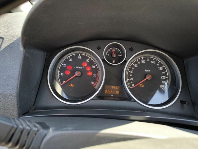 Черный Опель Зафира, объемом двигателя 1.6 л и пробегом 273 тыс. км за 6800 $, фото 6 на Automoto.ua