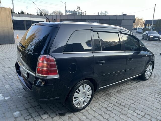 Черный Опель Зафира, объемом двигателя 1.6 л и пробегом 250 тыс. км за 6300 $, фото 13 на Automoto.ua