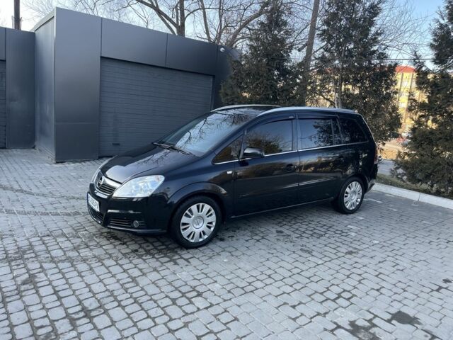 Черный Опель Зафира, объемом двигателя 1.6 л и пробегом 250 тыс. км за 6300 $, фото 3 на Automoto.ua