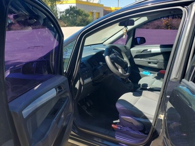 Черный Опель Зафира, объемом двигателя 1.8 л и пробегом 261 тыс. км за 6200 $, фото 5 на Automoto.ua