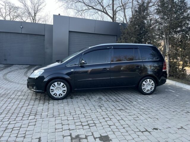 Черный Опель Зафира, объемом двигателя 1.6 л и пробегом 250 тыс. км за 6300 $, фото 10 на Automoto.ua