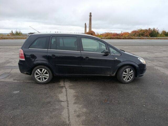 Черный Опель Зафира, объемом двигателя 1.9 л и пробегом 240 тыс. км за 2800 $, фото 3 на Automoto.ua