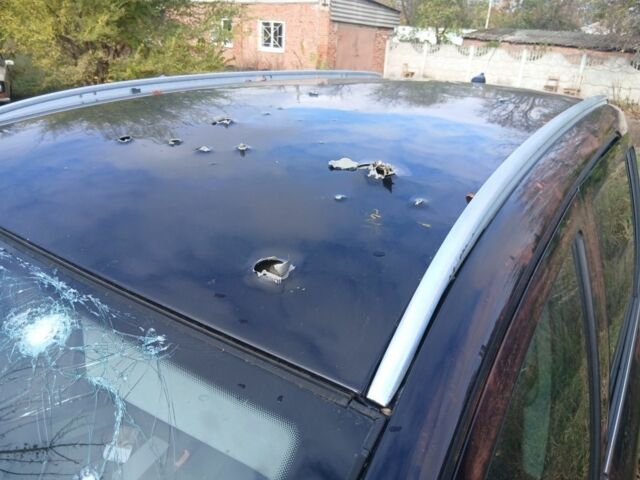 Черный Опель Зафира, объемом двигателя 1.9 л и пробегом 150 тыс. км за 1600 $, фото 6 на Automoto.ua