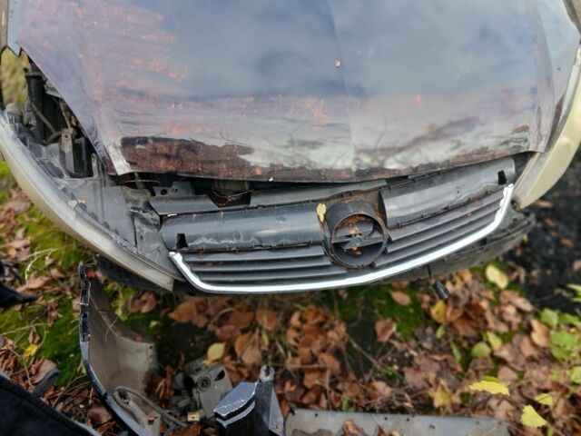 Черный Опель Зафира, объемом двигателя 1.9 л и пробегом 150 тыс. км за 1600 $, фото 2 на Automoto.ua