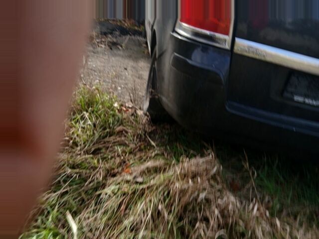 Черный Опель Зафира, объемом двигателя 1.9 л и пробегом 150 тыс. км за 1600 $, фото 1 на Automoto.ua