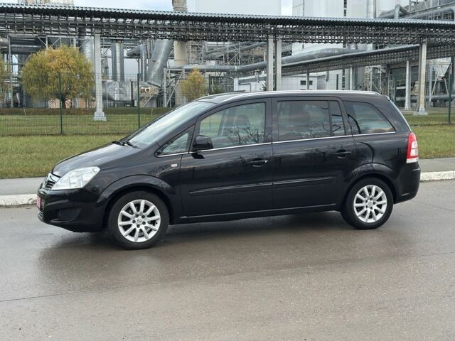 Черный Опель Зафира, объемом двигателя 1.6 л и пробегом 183 тыс. км за 6500 $, фото 4 на Automoto.ua