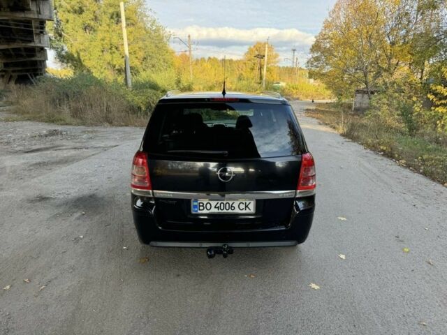 Черный Опель Зафира, объемом двигателя 1.7 л и пробегом 237 тыс. км за 5499 $, фото 3 на Automoto.ua