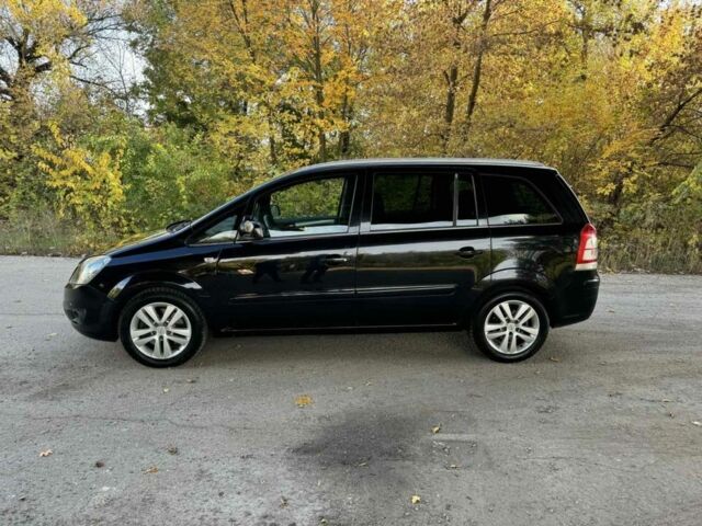 Черный Опель Зафира, объемом двигателя 1.7 л и пробегом 237 тыс. км за 5499 $, фото 1 на Automoto.ua