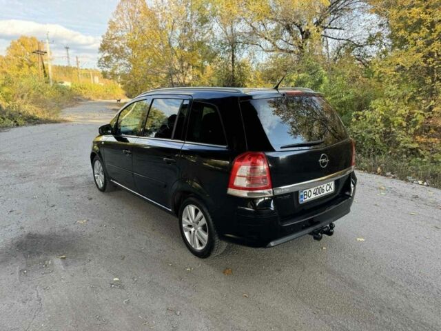 Черный Опель Зафира, объемом двигателя 1.7 л и пробегом 237 тыс. км за 5499 $, фото 2 на Automoto.ua