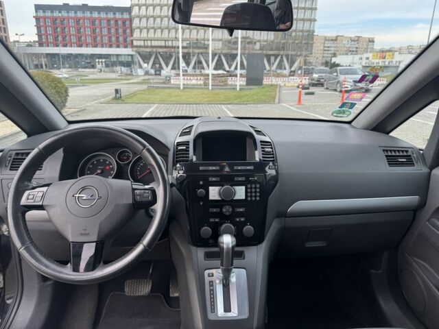 Черный Опель Зафира, объемом двигателя 2.2 л и пробегом 260 тыс. км за 6900 $, фото 6 на Automoto.ua