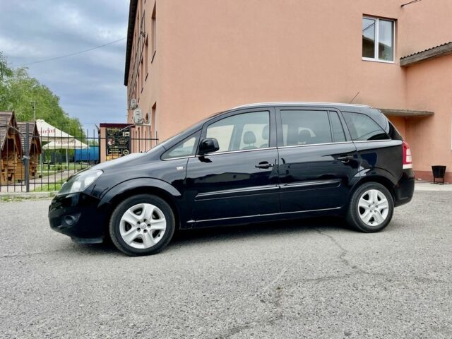 Черный Опель Зафира, объемом двигателя 1.6 л и пробегом 232 тыс. км за 7300 $, фото 2 на Automoto.ua