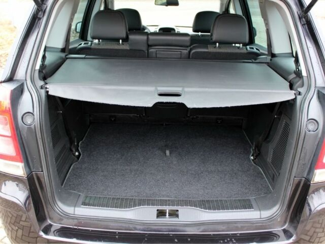 Черный Опель Зафира, объемом двигателя 1.8 л и пробегом 220 тыс. км за 7499 $, фото 19 на Automoto.ua