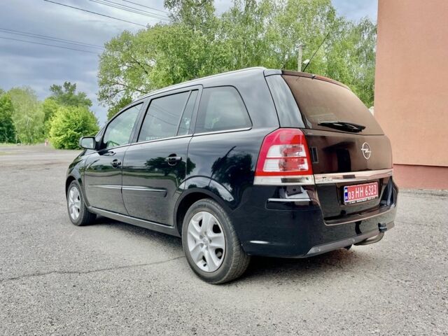 Черный Опель Зафира, объемом двигателя 1.6 л и пробегом 232 тыс. км за 7300 $, фото 4 на Automoto.ua