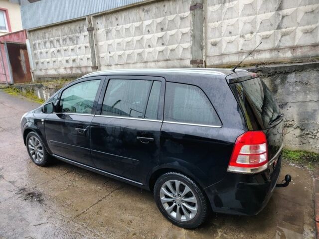 Черный Опель Зафира, объемом двигателя 1.6 л и пробегом 250 тыс. км за 5750 $, фото 1 на Automoto.ua