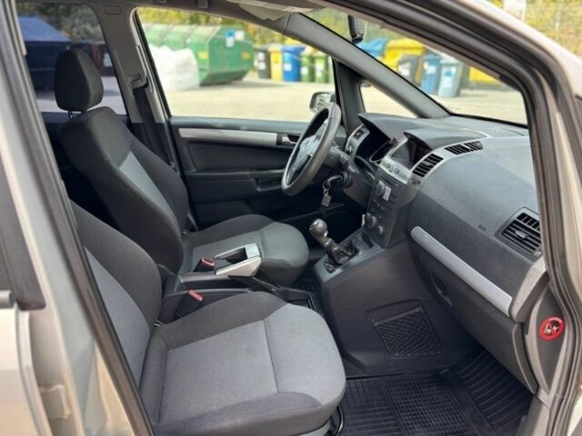 Коричневий Опель Зафіра, об'ємом двигуна 1.8 л та пробігом 210 тис. км за 2160 $, фото 5 на Automoto.ua