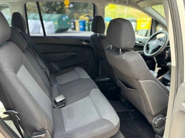 Коричневий Опель Зафіра, об'ємом двигуна 1.8 л та пробігом 210 тис. км за 2160 $, фото 6 на Automoto.ua