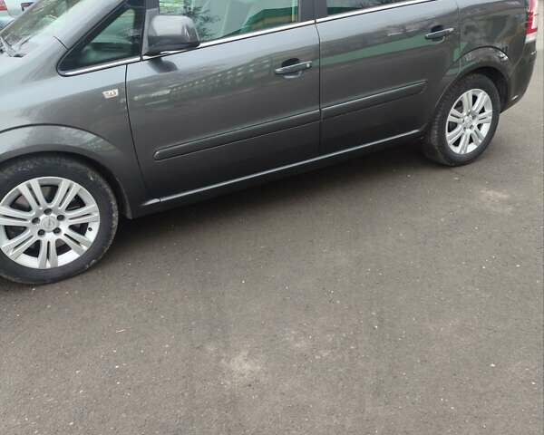 Коричневий Опель Зафіра, об'ємом двигуна 1.7 л та пробігом 232 тис. км за 8200 $, фото 4 на Automoto.ua