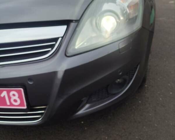 Коричневий Опель Зафіра, об'ємом двигуна 1.7 л та пробігом 232 тис. км за 8200 $, фото 2 на Automoto.ua
