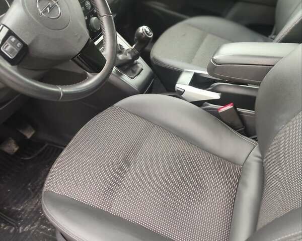 Коричневий Опель Зафіра, об'ємом двигуна 1.7 л та пробігом 232 тис. км за 8200 $, фото 21 на Automoto.ua