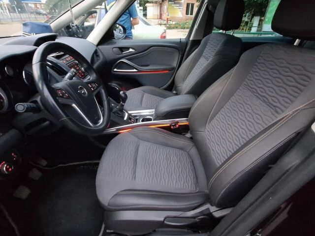 Коричневый Опель Зафира, объемом двигателя 2 л и пробегом 260 тыс. км за 10500 $, фото 5 на Automoto.ua