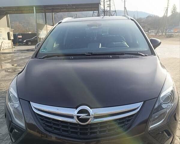 Коричневый Опель Зафира, объемом двигателя 2 л и пробегом 230 тыс. км за 10608 $, фото 3 на Automoto.ua