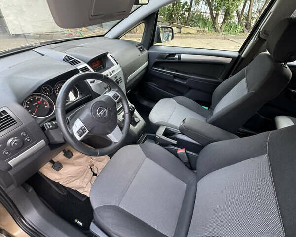 Опель Зафира 2012 в Луцке на Automoto.ua Коричневый Опель Зафира, объемом двигателя 1.6 л и пробегом 225 тыс. км за 7900 $, фото 12 на Automoto.ua