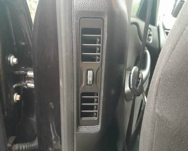 Коричневый Опель Зафира, объемом двигателя 1.6 л и пробегом 272 тыс. км за 8300 $, фото 28 на Automoto.ua