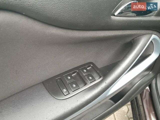 Коричневый Опель Зафира, объемом двигателя 1.6 л и пробегом 272 тыс. км за 8300 $, фото 26 на Automoto.ua