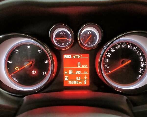 Коричневый Опель Зафира, объемом двигателя 2 л и пробегом 253 тыс. км за 10000 $, фото 10 на Automoto.ua