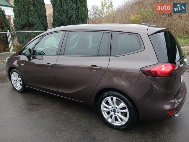 Коричневий Опель Зафіра, об'ємом двигуна 2 л та пробігом 200 тис. км за 14800 $, фото 2 на Automoto.ua