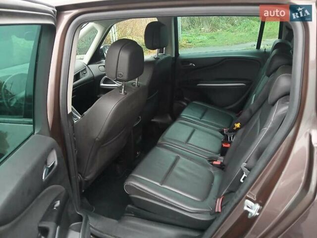 Коричневий Опель Зафіра, об'ємом двигуна 2 л та пробігом 200 тис. км за 14800 $, фото 4 на Automoto.ua