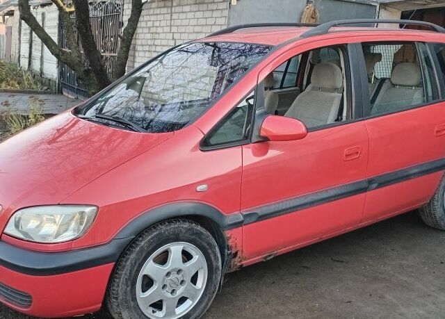 Красный Опель Зафира, объемом двигателя 2.2 л и пробегом 300 тыс. км за 2800 $, фото 1 на Automoto.ua