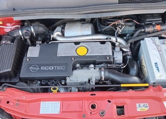 Красный Опель Зафира, объемом двигателя 2.2 л и пробегом 300 тыс. км за 2800 $, фото 7 на Automoto.ua