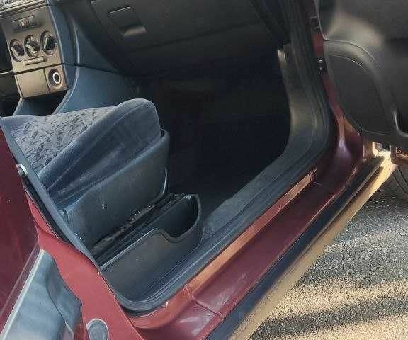 Красный Опель Зафира, объемом двигателя 1.6 л и пробегом 290 тыс. км за 3600 $, фото 2 на Automoto.ua