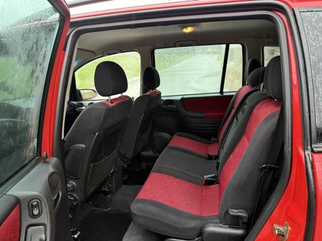 Красный Опель Зафира, объемом двигателя 1.8 л и пробегом 250 тыс. км за 1680 $, фото 5 на Automoto.ua