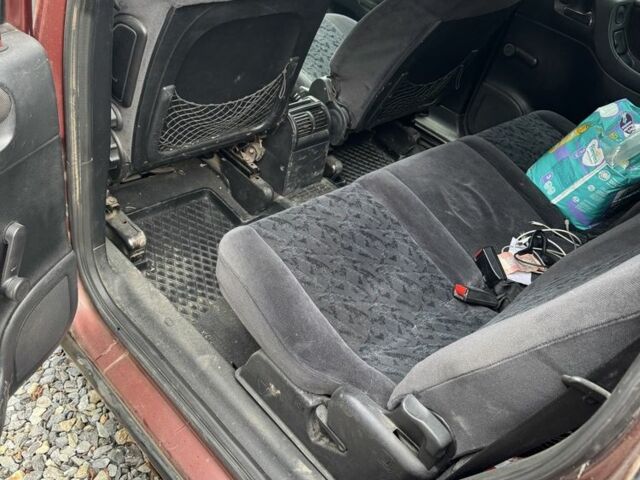 Красный Опель Зафира, объемом двигателя 1.6 л и пробегом 320 тыс. км за 2771 $, фото 7 на Automoto.ua